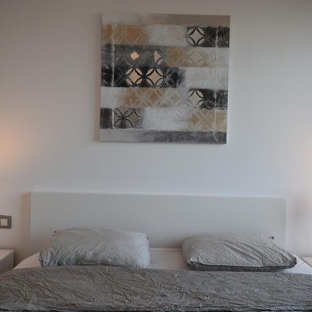 Magnificent Apartment Close To The Beach Sant Adrià de Besòs Kültér fotó